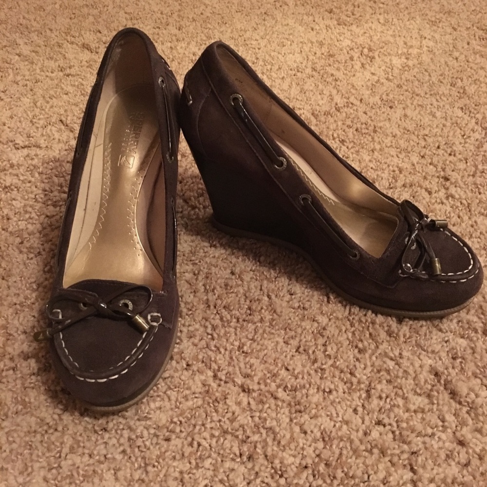 Adorable platform Sperry loafer style shoes